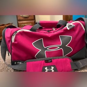 Pink under armour storm gym bag.  18Lx 10.5Hx 9W.